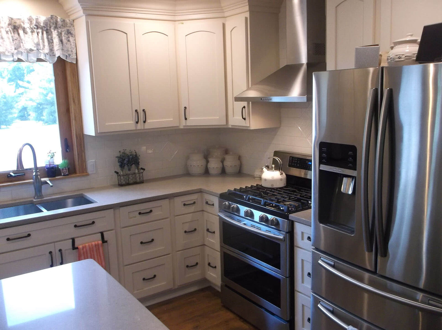 CUSTOM KITCHEN CABINETS